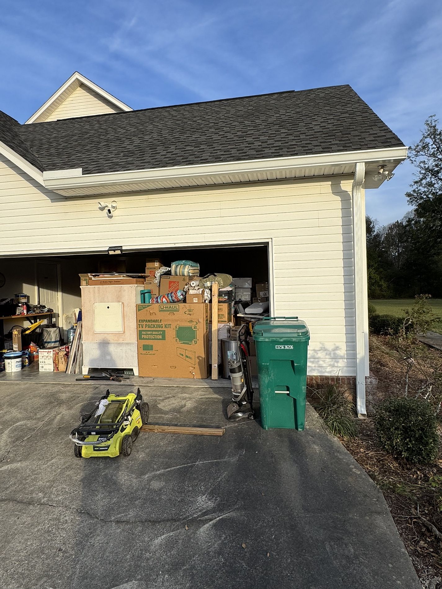 White gutter and downspout system installed on a home in Cottondale, Florida