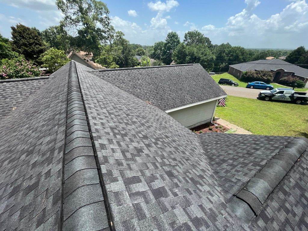 Pewter Gray GAF Timberline HDZ architectural shingle roof installed on a home in Crestview, Florida