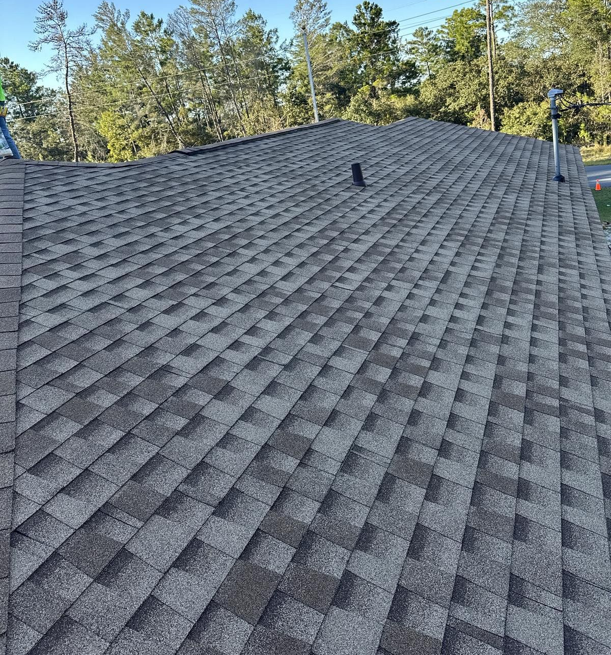 Pewter Gray GAF Timberline HDZ architectural shingle roof installed on a home in Jennings, Florida