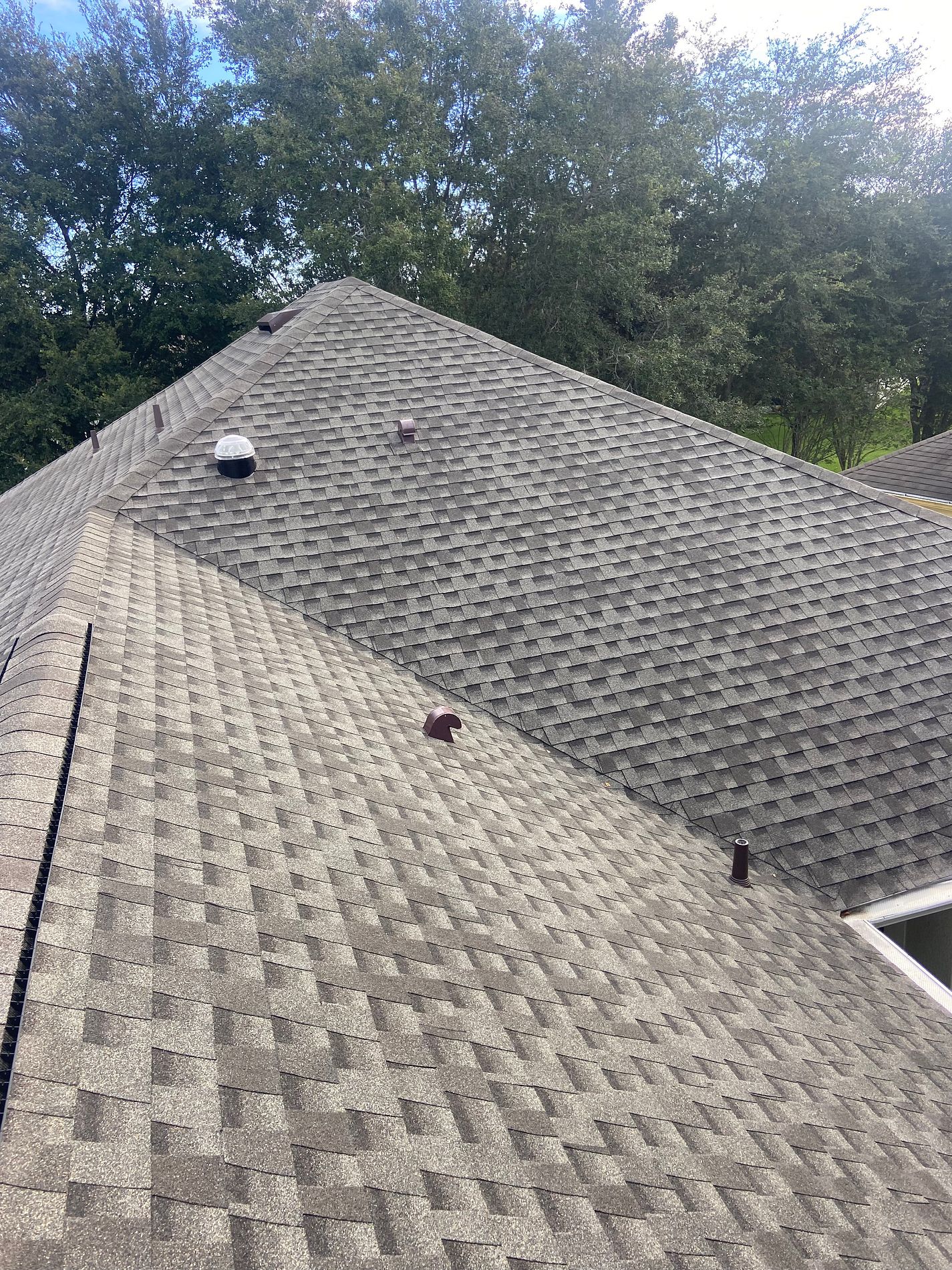 Weathered Wood GAF Timberline HDZ architectural shingle roof installed on a home in Madison, Florida