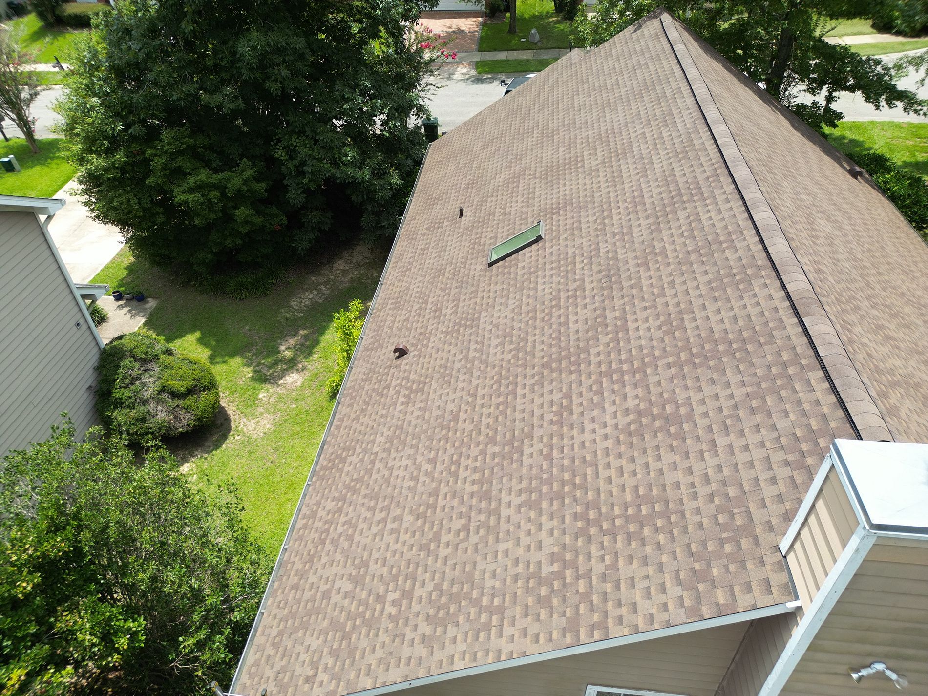Barkwood GAF Timberline HDZ architectural shingle roof installed on a property in Tallahassee, Florida