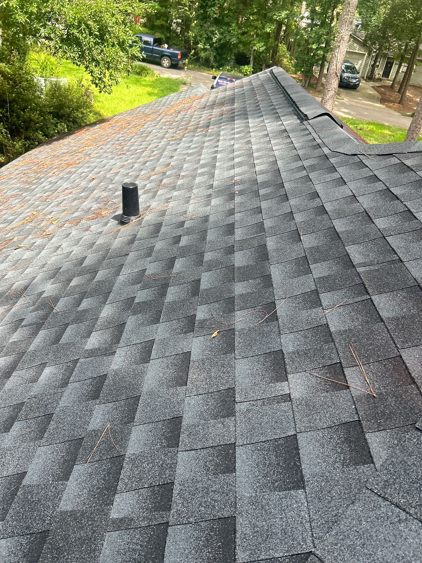 Charcoal GAF Timberline HDZ architectural shingle roof installed on a building in Tallahassee, Florida