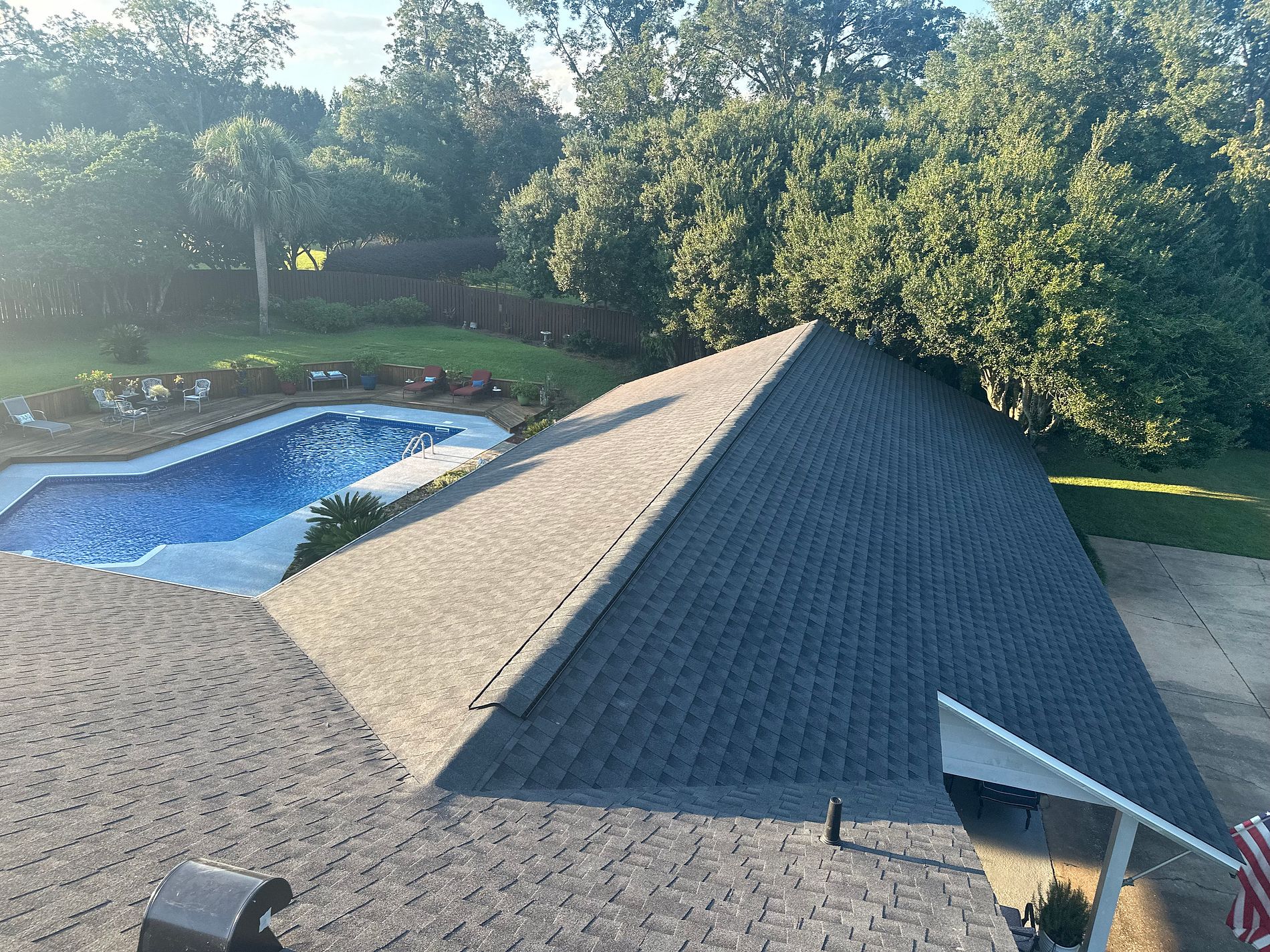 Charcoal GAF Timberline HDZ architectural shingle roof installed on a home in Tallahassee, Florida