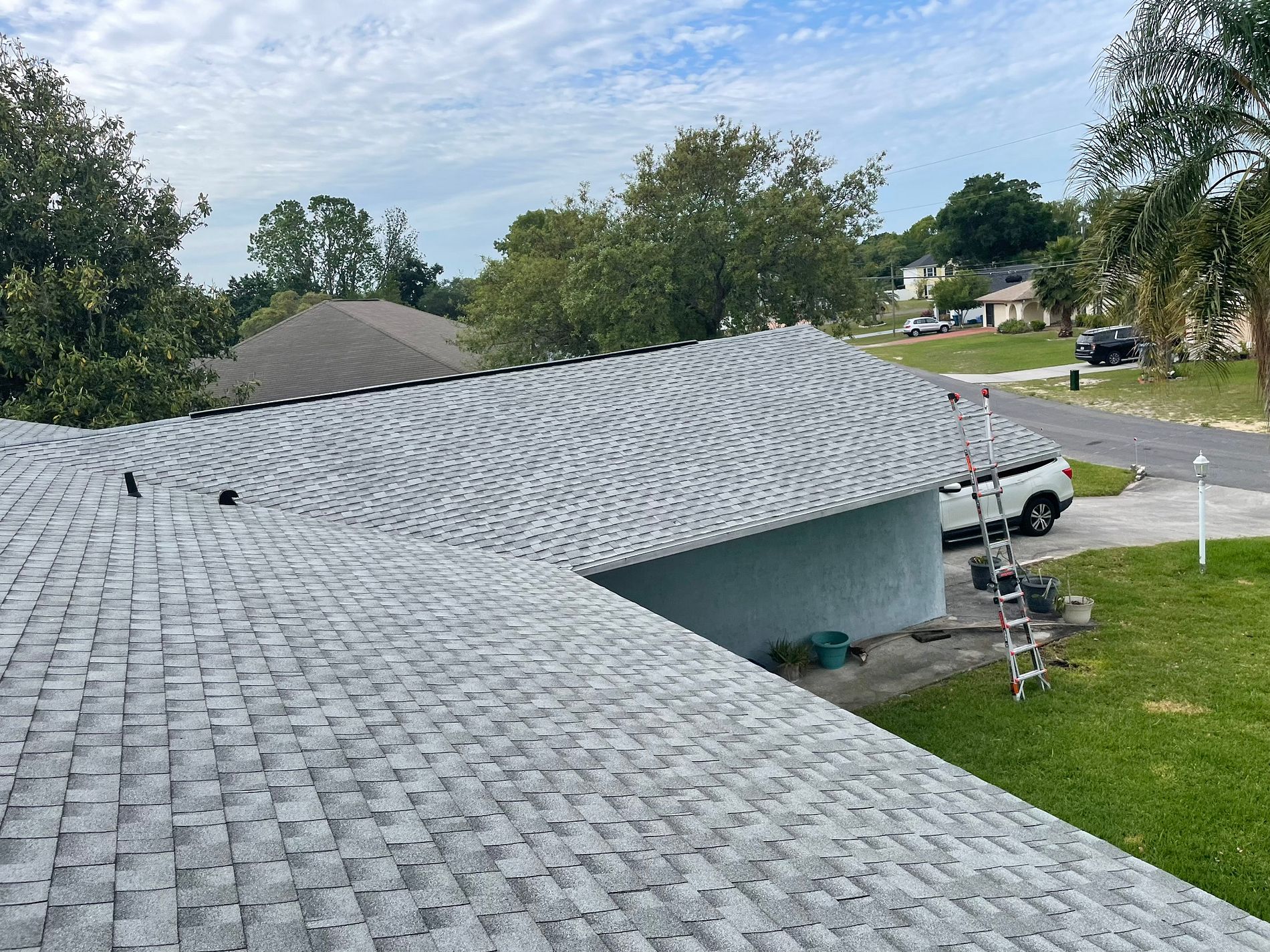 Pewter Gray GAF Timberline HDZ architectural shingle roof installed on a home in Spring Hill, Florida