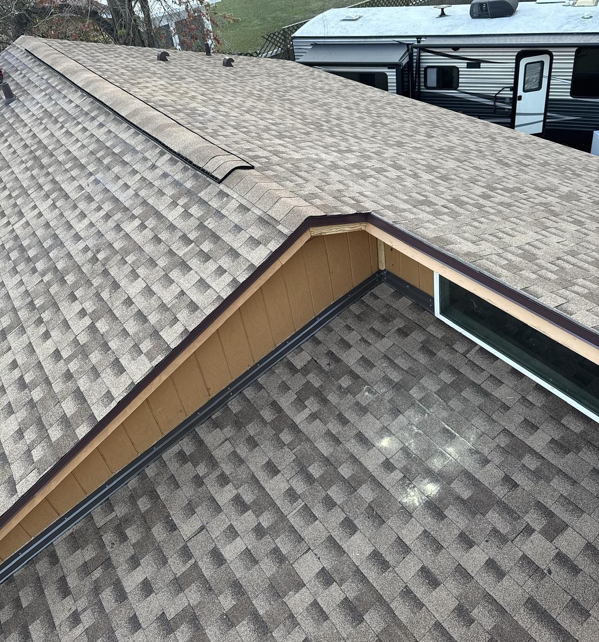 Shakewood GAF Timberline HDZ architectural shingle roof installed on a home in Jacksonville, Florida